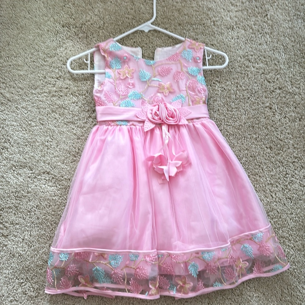 Girls pink dress size 120 euro (5/6 years)